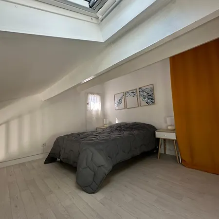 Apartment La Discrete Toute Equipee Avec Piscine *