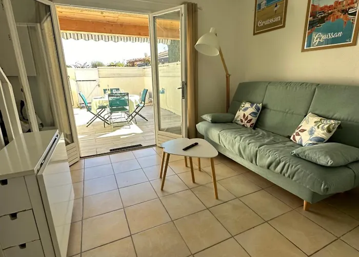 Apartment La Discrete Toute Equipee Avec Piscine